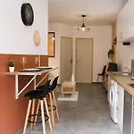 T2 Idealement Situe * Hyper Centre/canal * דירה *
